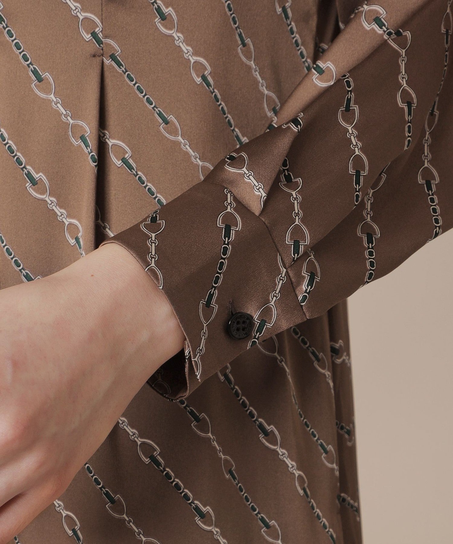 2511-G5J1842046__O,46,