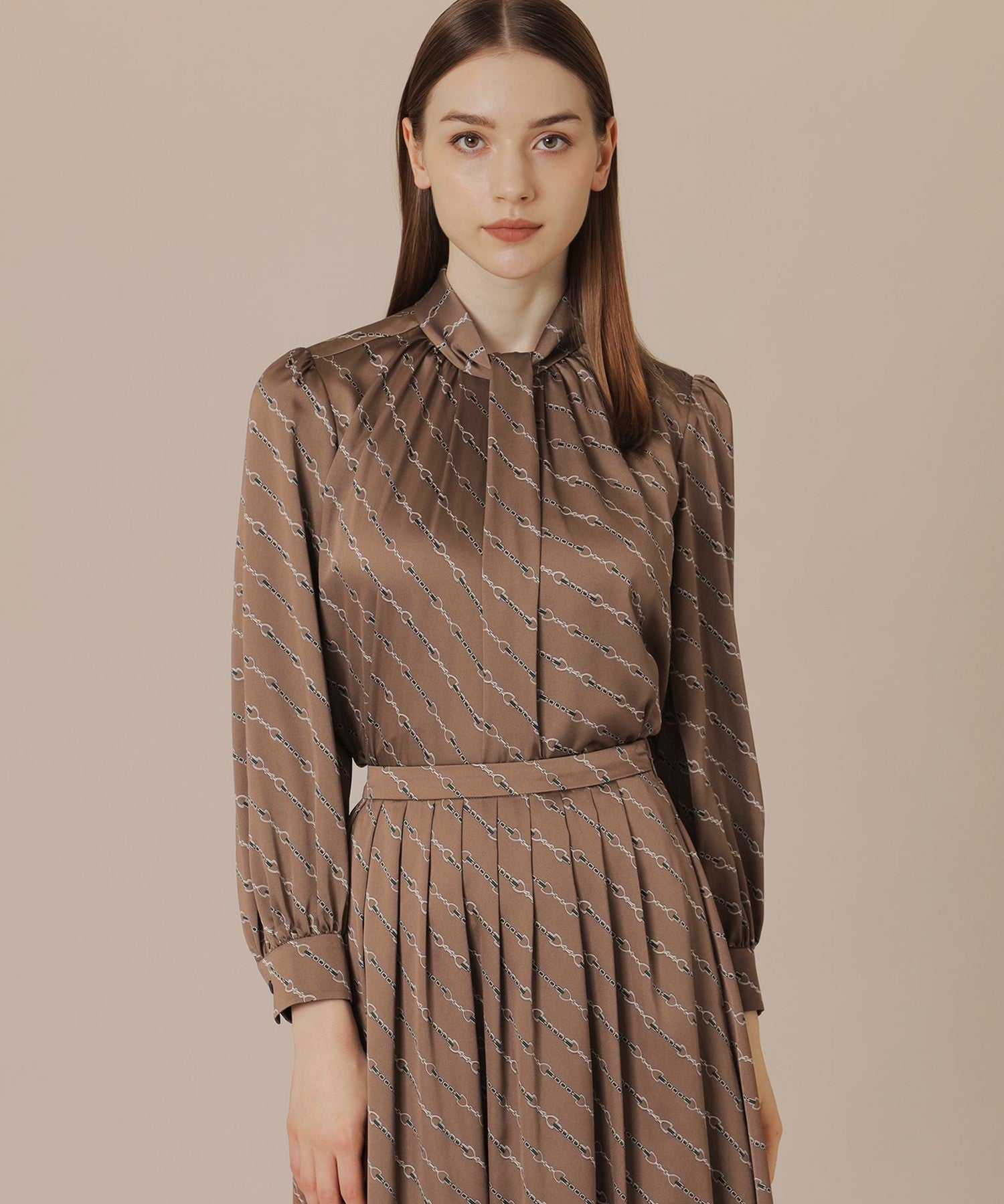 2511-G5M0542046__A,46,モデル身長174cm 着用サイズ：38