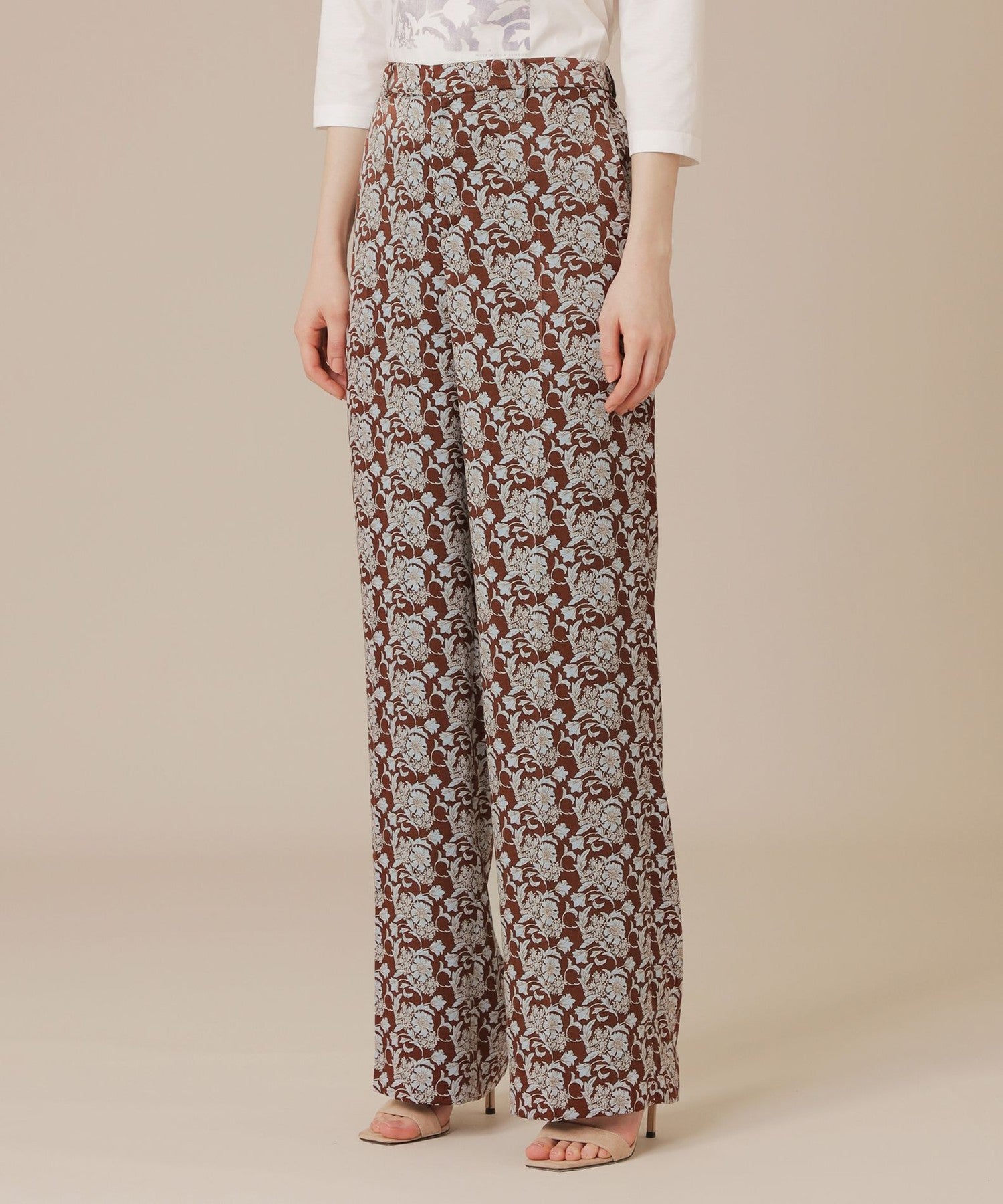 2511-G5R0362956__M,56,