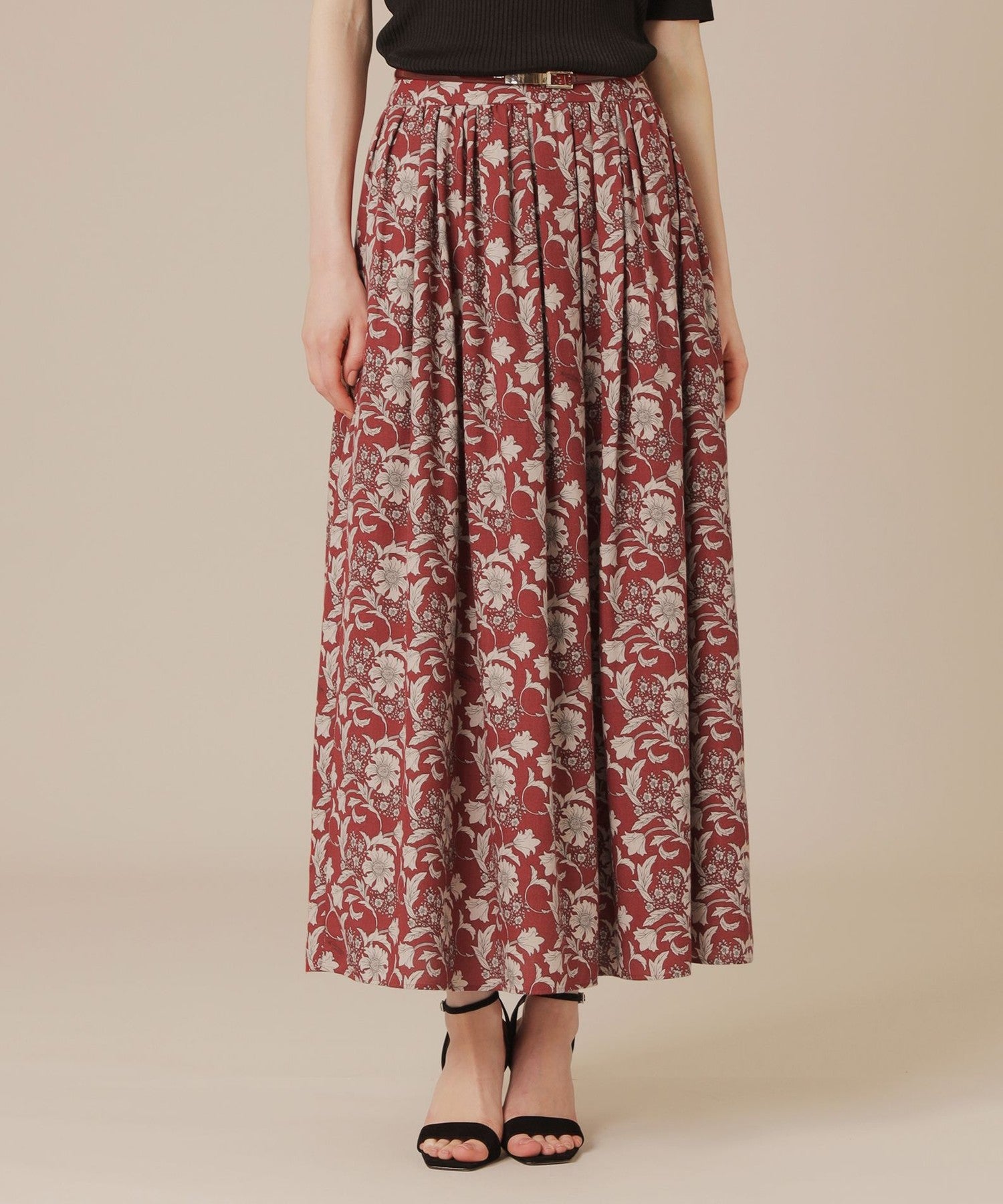 2511-G5S0563318__A,18,モデル身長174cm 着用サイズ：38