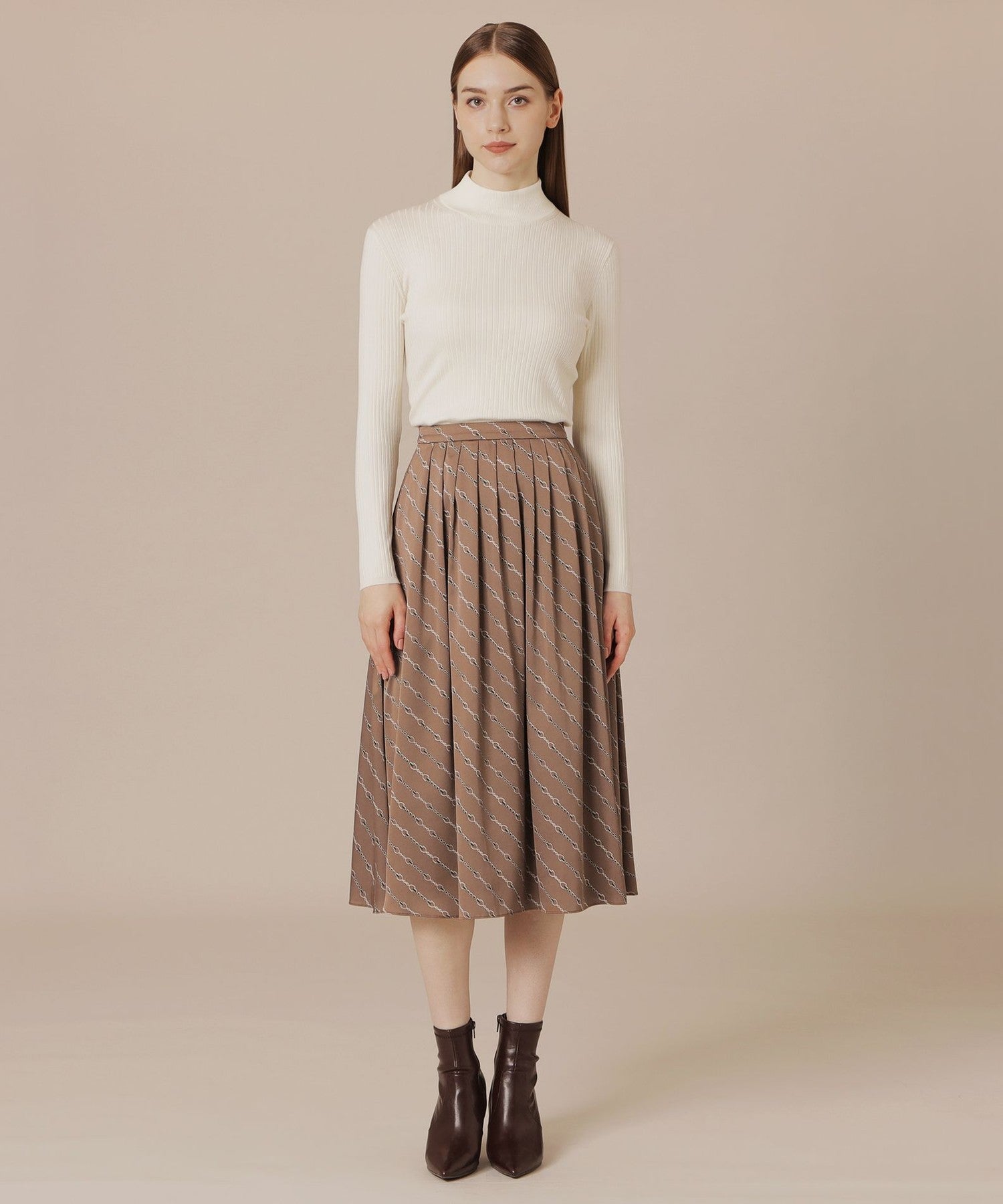 2511-G5S1242028__J,28,