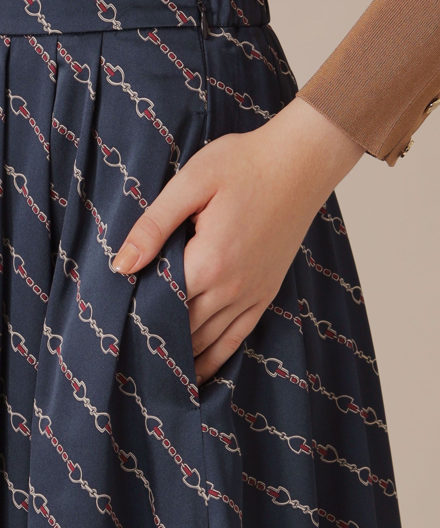 2511-G5S1242028__N,28,