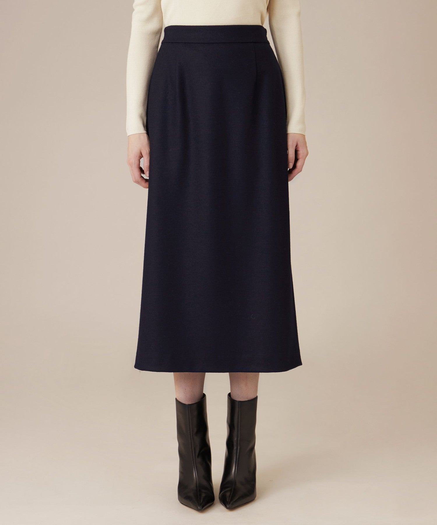 2511-G5S1968228__M,28,