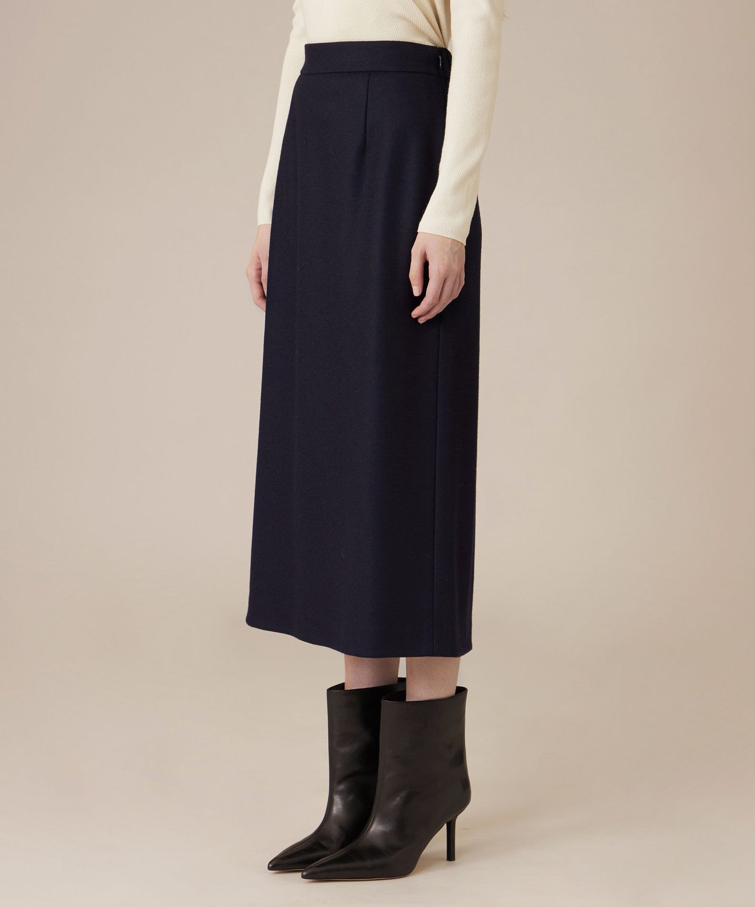 2511-G5S1968228__N,28,