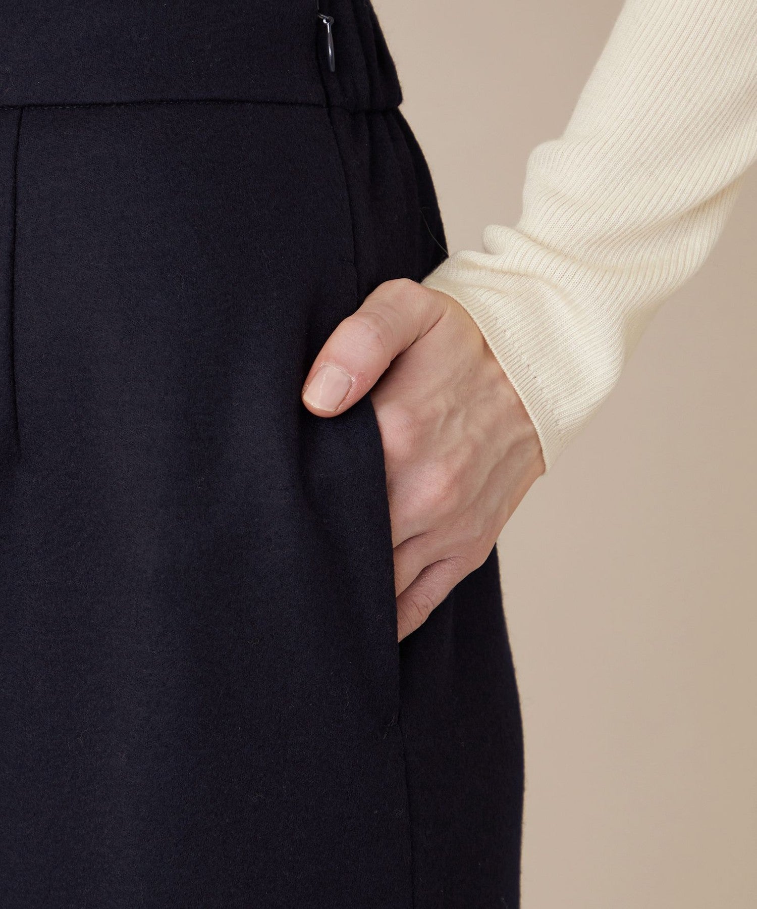 2511-G5S1968228__P,28,