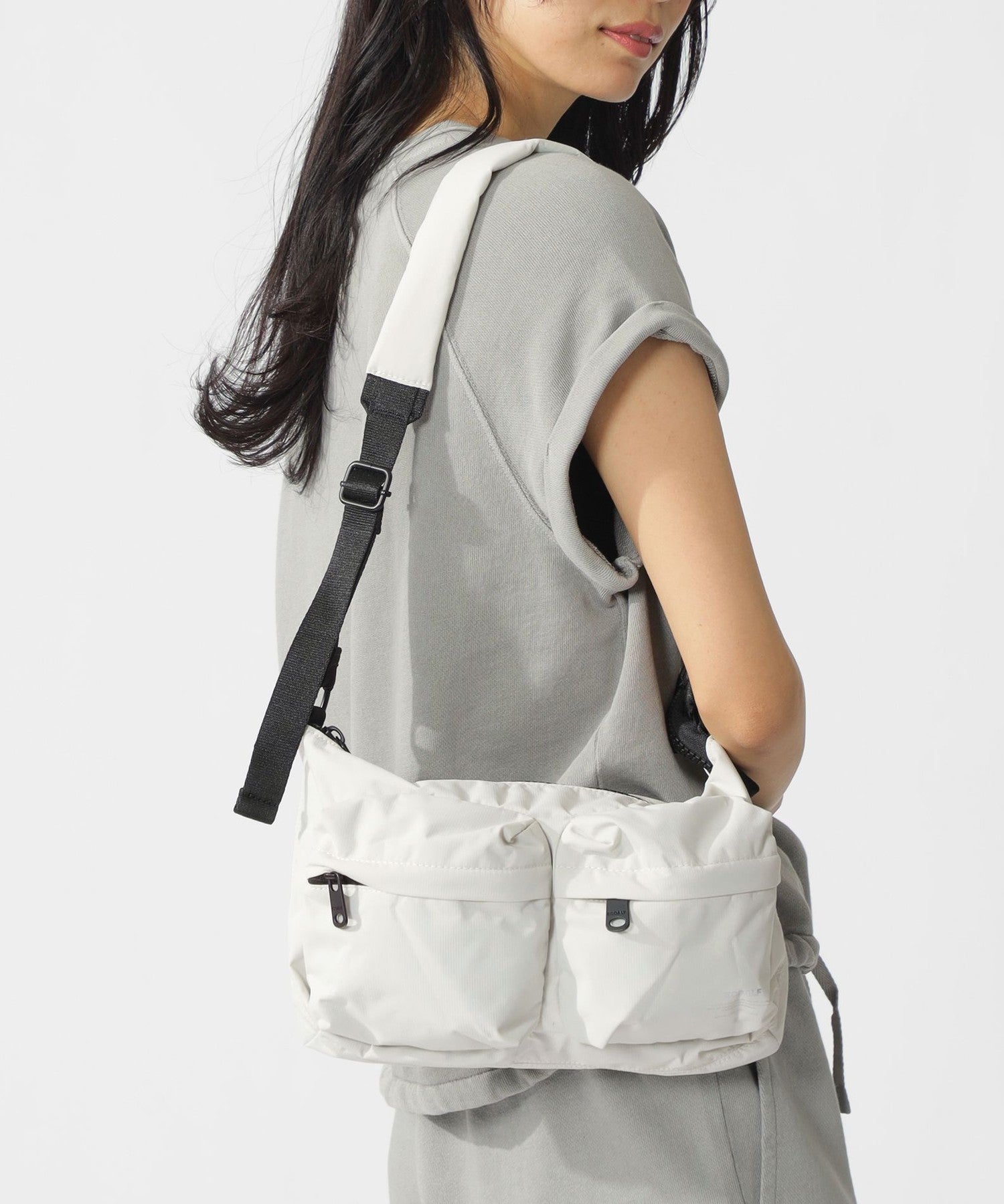 3651-4215052004__H,04,