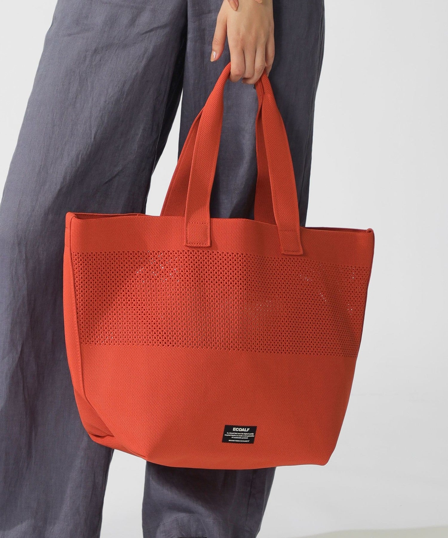 3651-4215155718__J,18,