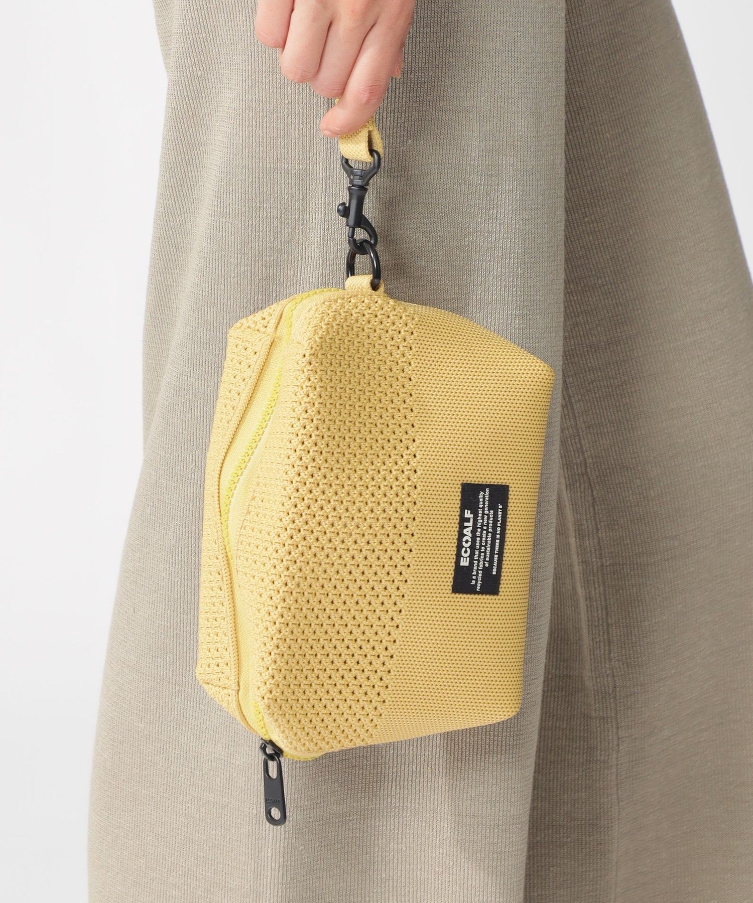 3651-4215355766__J,66,