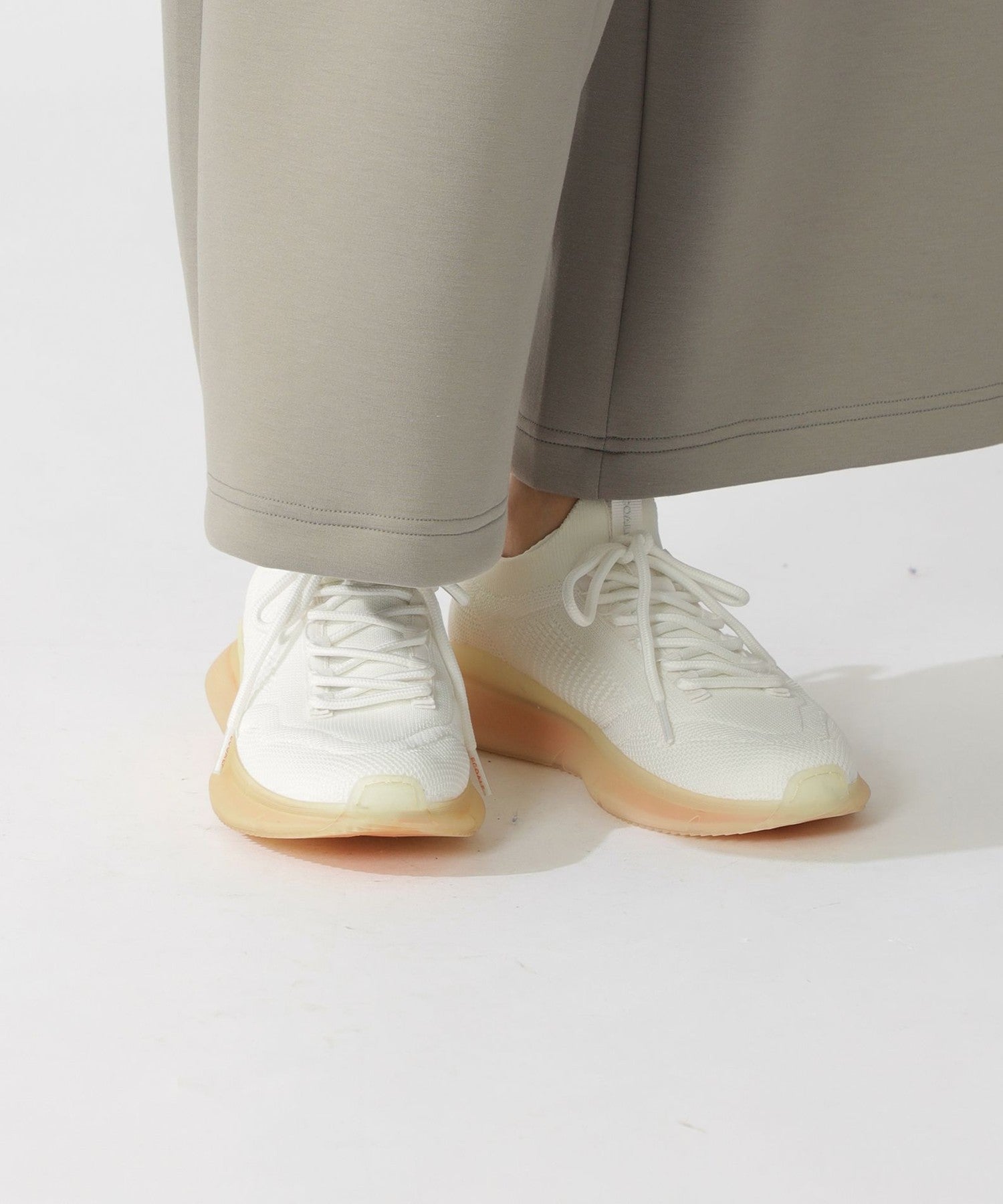 3651-4243664702__H,02,